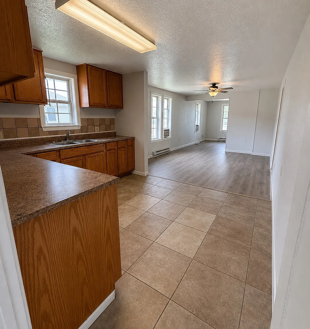 2 bed, 1000 sqft, $1,100 — Photo 4
