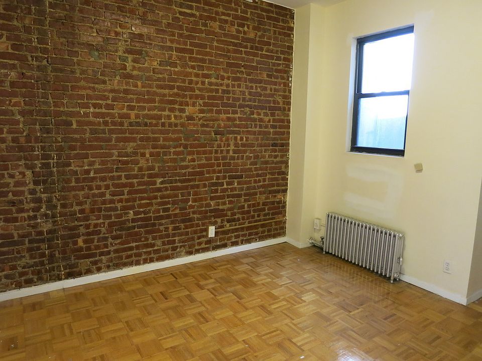 2nd image of 324 W 43rd St APT 1B