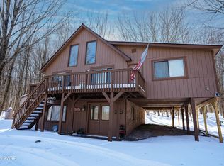 88 S Fairway Dr, Lake Ariel, PA 18436