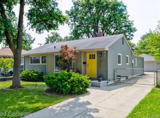 4217 Crooks Rd, Royal Oak, MI 48073