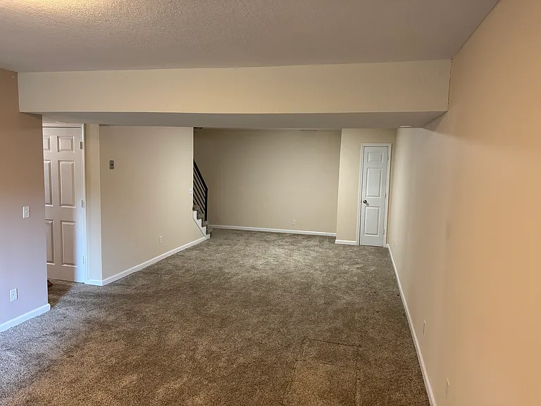 10237 Tarn Cir #10237 — Photo 14