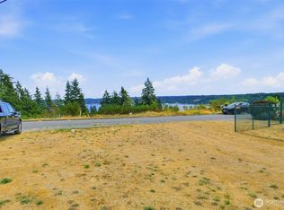 1633 & 1637 Sound Ridge Dr, Bremerton, WA 98312