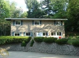 12352 White Lake Rd, Fenton, MI 48430