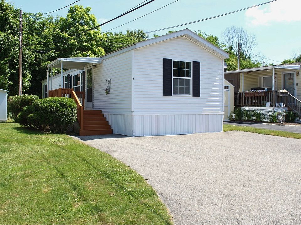 1st image of 124 W Main St #7