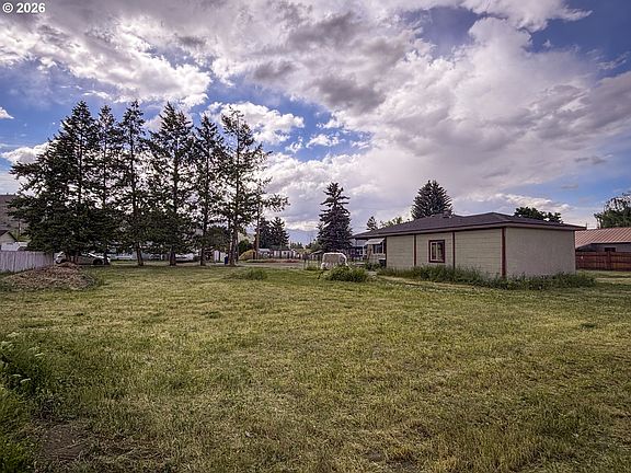 3rd image of 2190 18th St