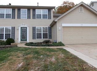 852 Shadow Pine Dr, Fenton, MO 63026