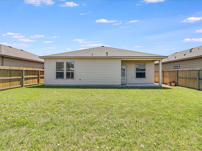 7610 Quartz Dr — Photo 23
