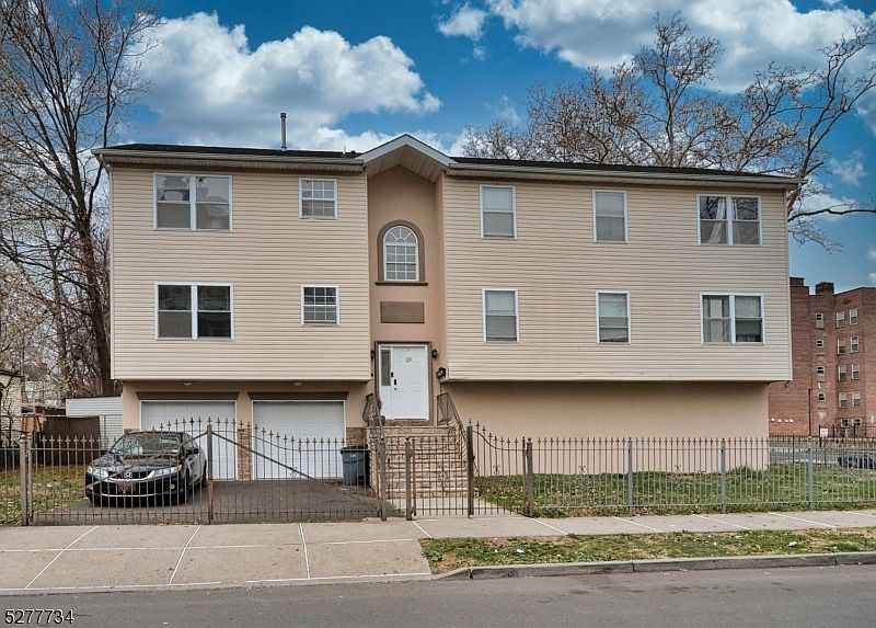1st image of 129 William St