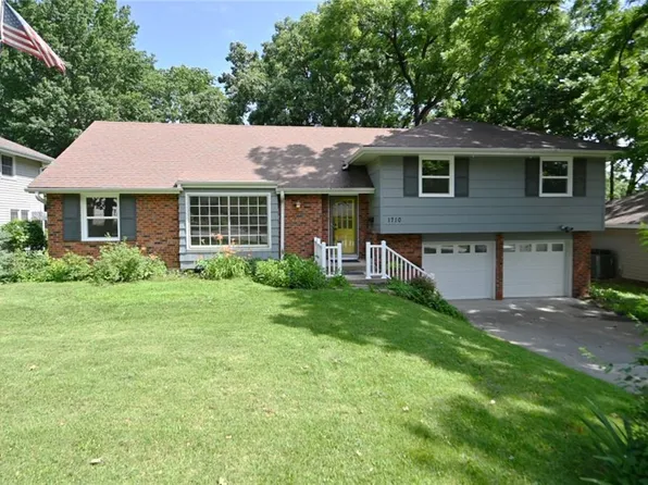 1710 NE 68th St, Gladstone, MO 64118