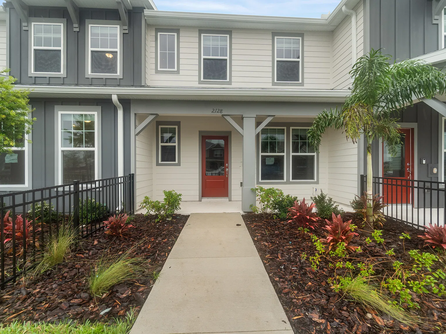 3 bed, 2.5 bath, 1553 sqft, $2,400 — Photo 2