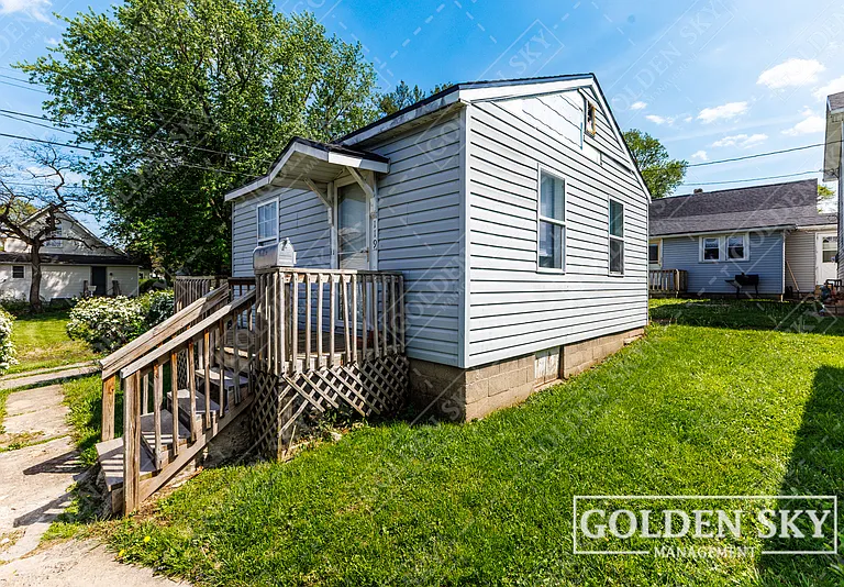119 E 1st St — Photo 1