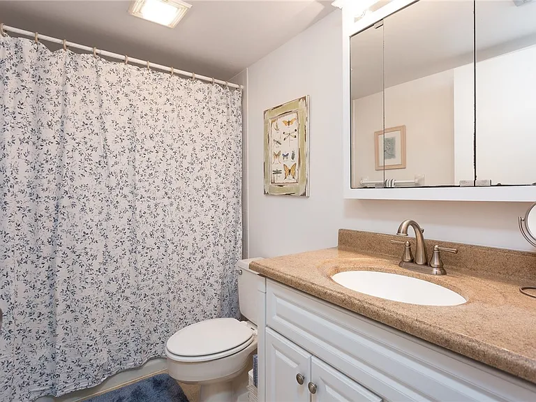 910 E Causeway Blvd #B5 — Photo 16