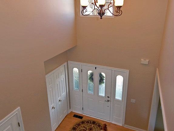 2 story foyer