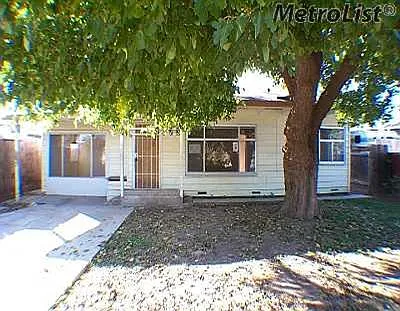 2073 Beachwood Dr photo 1