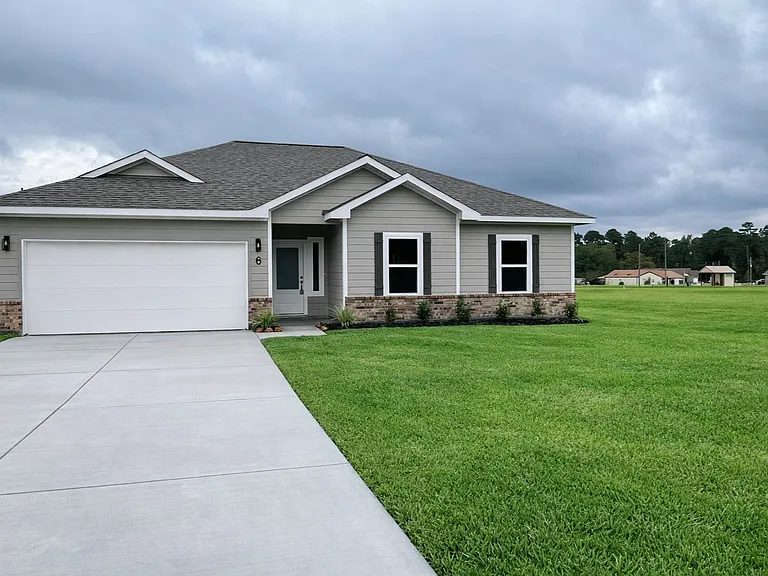 6 Greenway Dr — Photo 1