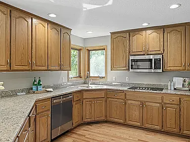 4 bed, 3148 sqft, $3,800 — Photo 2