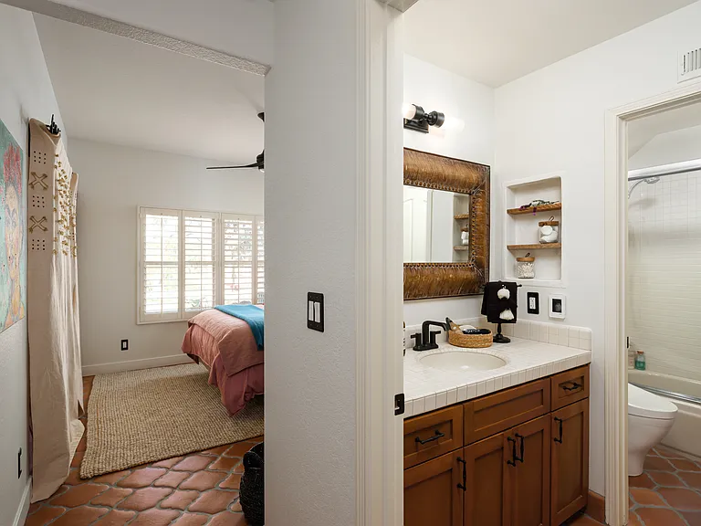 Country Rose Cir — Photo 16