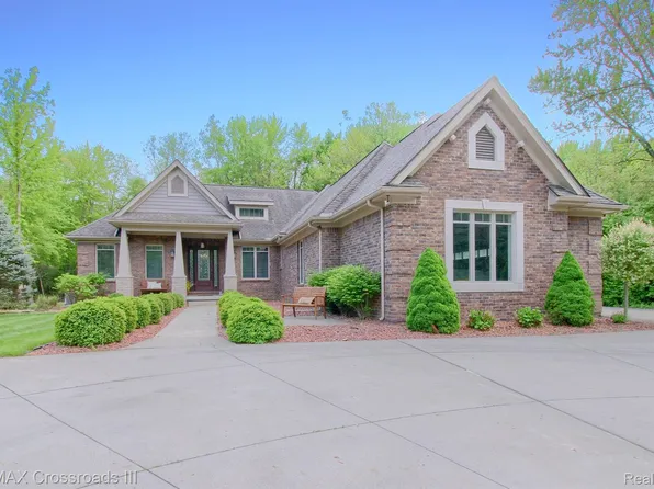 47605 Hanford Rd, Canton, MI 48187