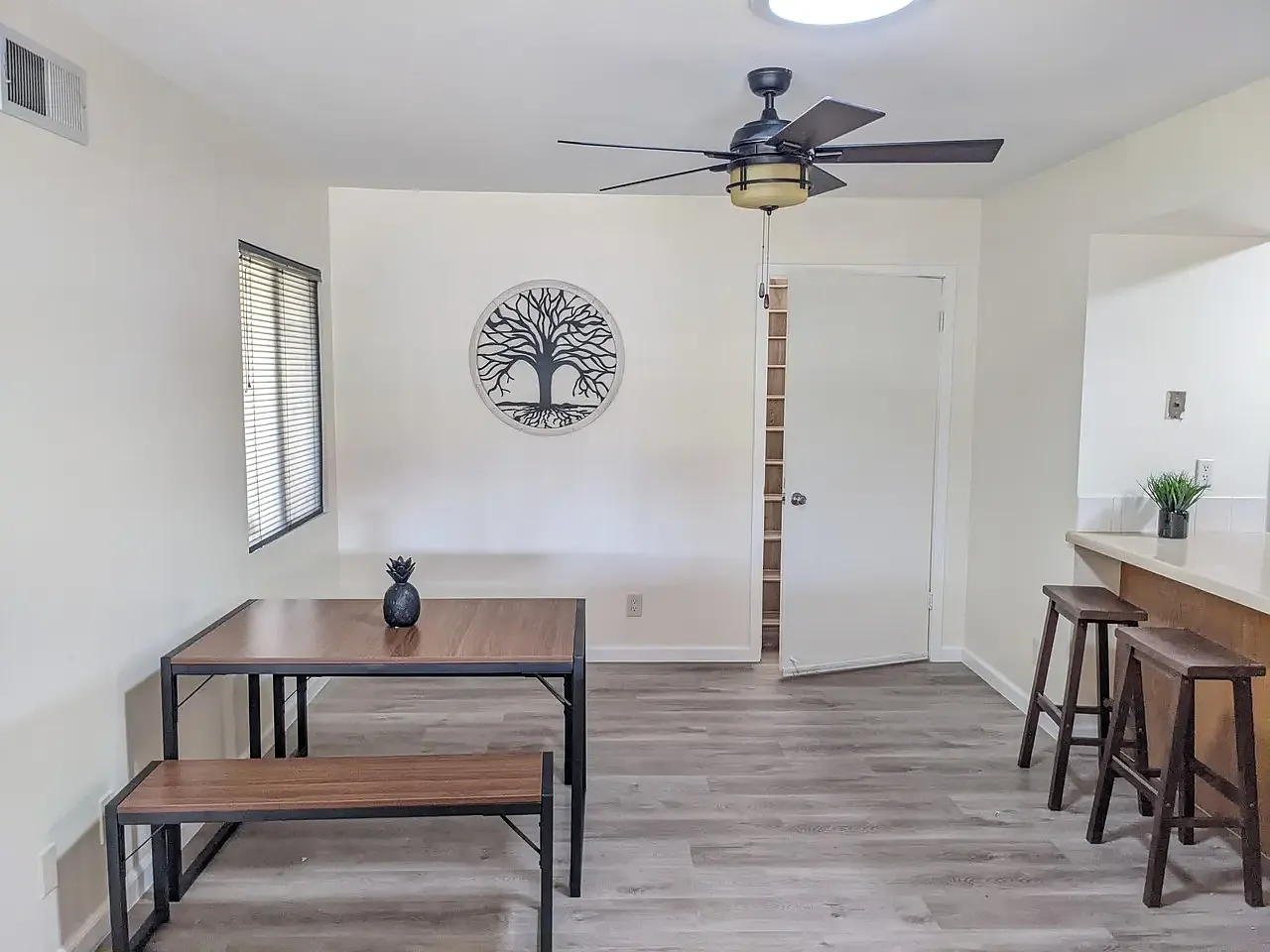10751 Starlight Ct — Photo 3