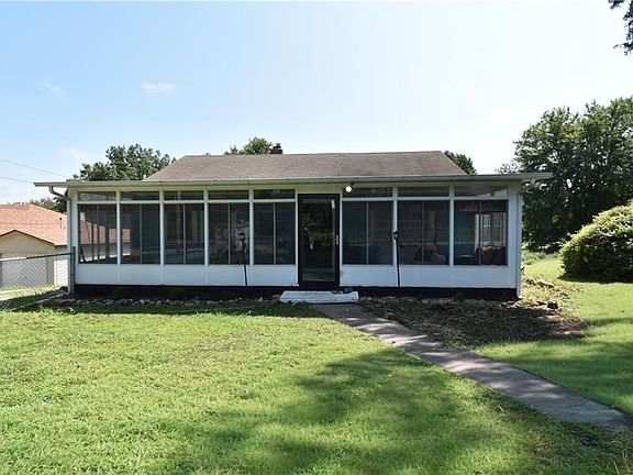 2nd image of 3715 N River Blvd