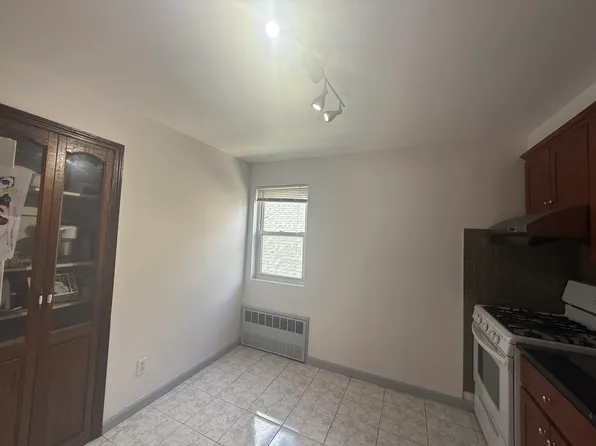 1323 74th St Floor 3, Brooklyn, NY 11228
