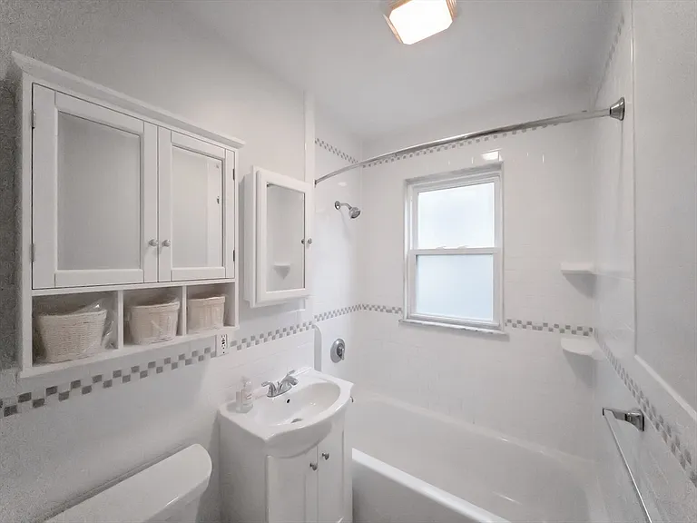 21 Bradwood St #1 — Photo 7