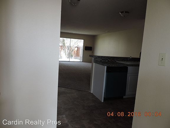 2nd image of 1107 Bradley Sq