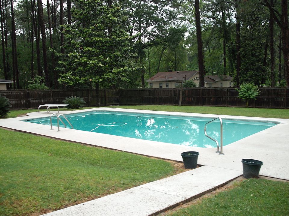 2nd image of 137 Fulwood Blvd