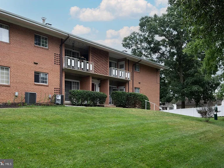 5605 Franconia Rd #301 — Photo 1