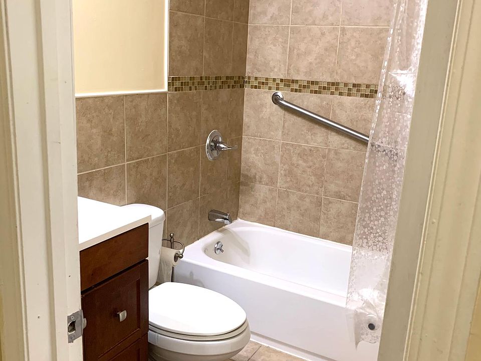 1st image of 27 Hemlock St #1