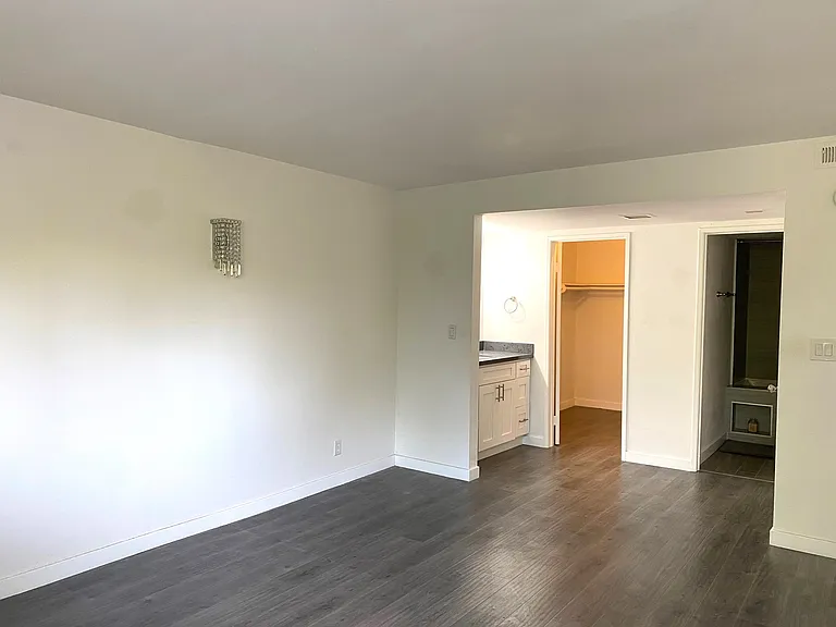 10535 Wilshire Blvd #404 — Photo 24