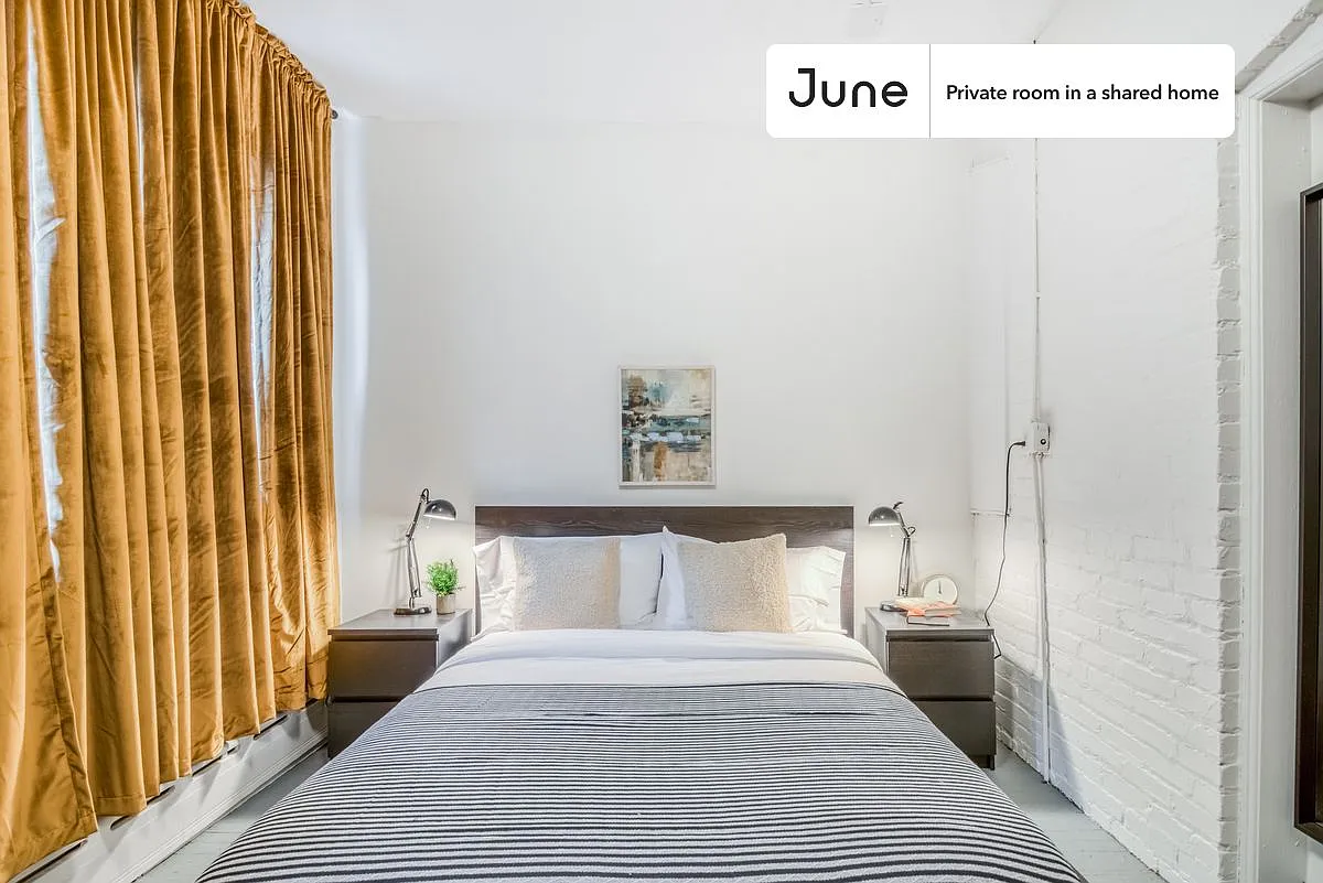 Full bedroom in 5 bed/2 bath home in Woodley Park #226 A — Photo 1