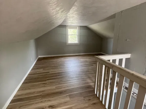 739 Martin Rd, Waterloo, IA 50701