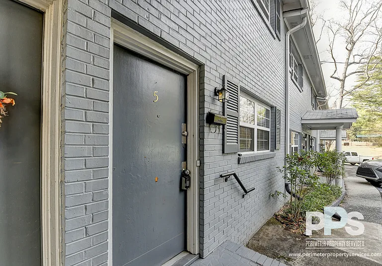 81 E Wesley Rd NE #2 — Photo 26
