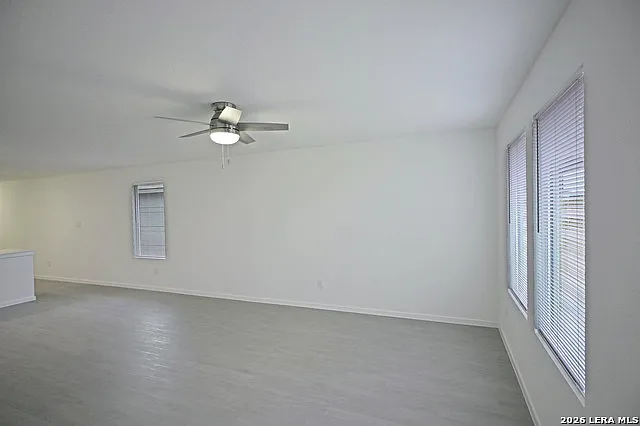 2415 Shady Grv — Photo 13