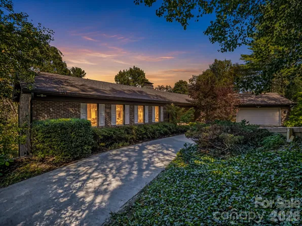 112 Wolf Shoals Dr, Hendersonville, NC 28739