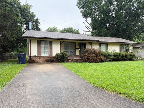 2nd image of 112 E Cloverdale Dr