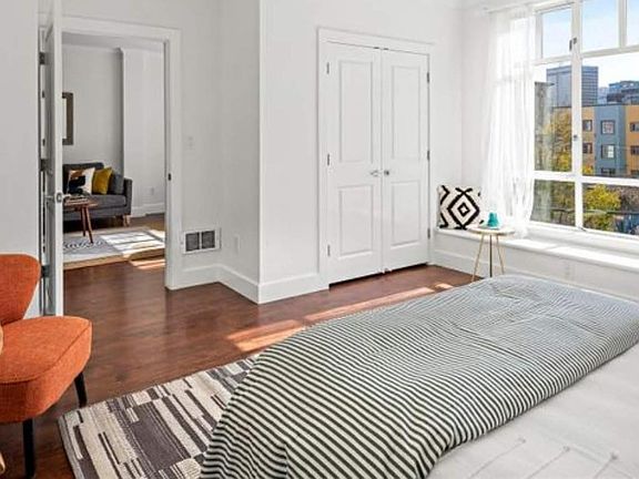 5th image of 2407 Telegraph Ave APT 307