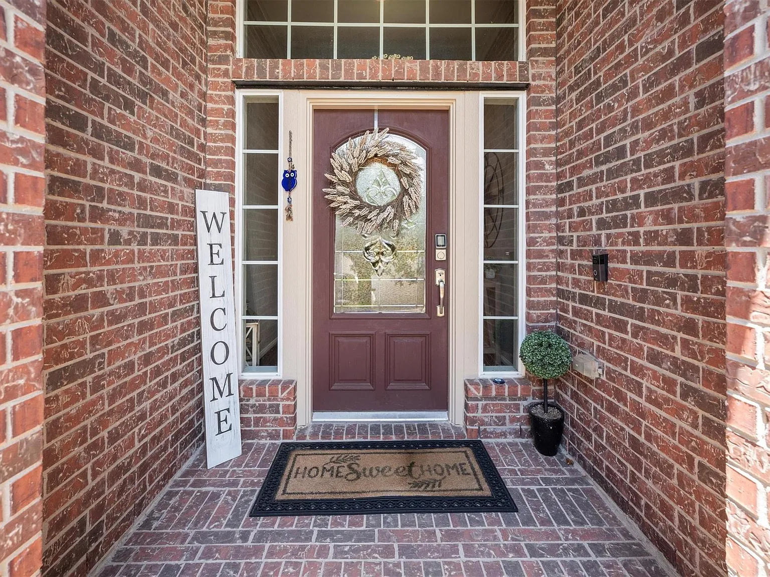 4 bed, 2.0 bath, 2362 sqft, $2,850 — Photo 3