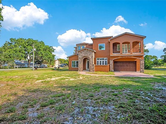 2nd image of 818 LAKE AGNES DRIVE