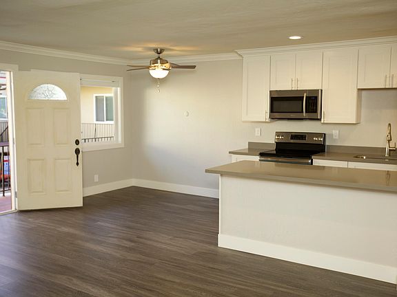 4th image of 1147 Garfield Ave APT 9