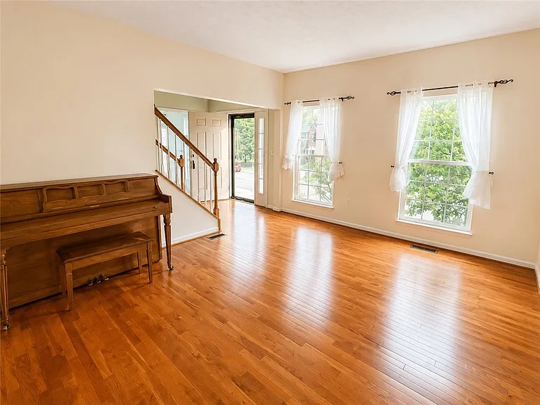 1619 Norman Dr — Photo 9