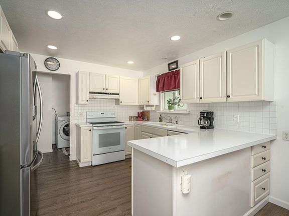 4th image of 50778 Oak St