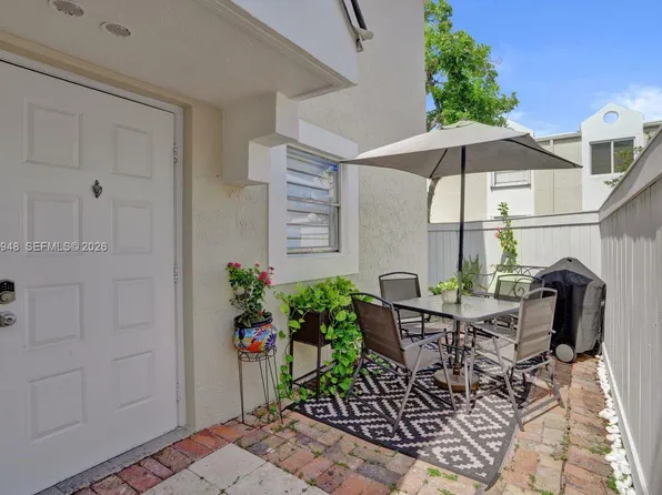 4555 SW 68th Court Cir #111, Miami, FL 33155