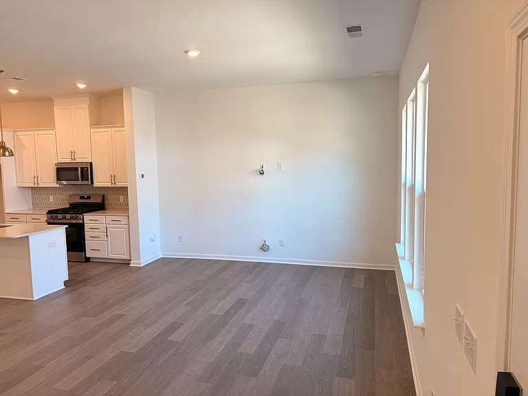 202 Silver Fleet Dr — Photo 3