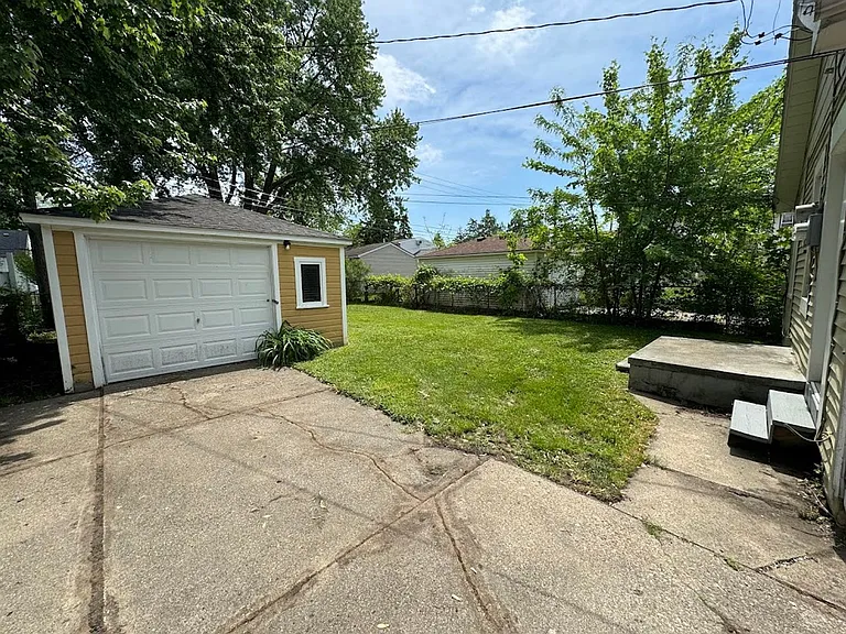 3204 McDowell St — Photo 2