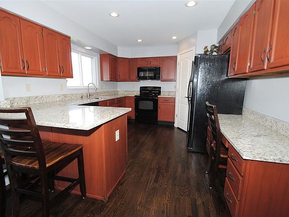 5th image of 1413 Whispering Pines Dr