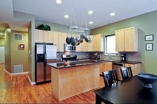 4th image of 1708 W North Ave Unit C2
