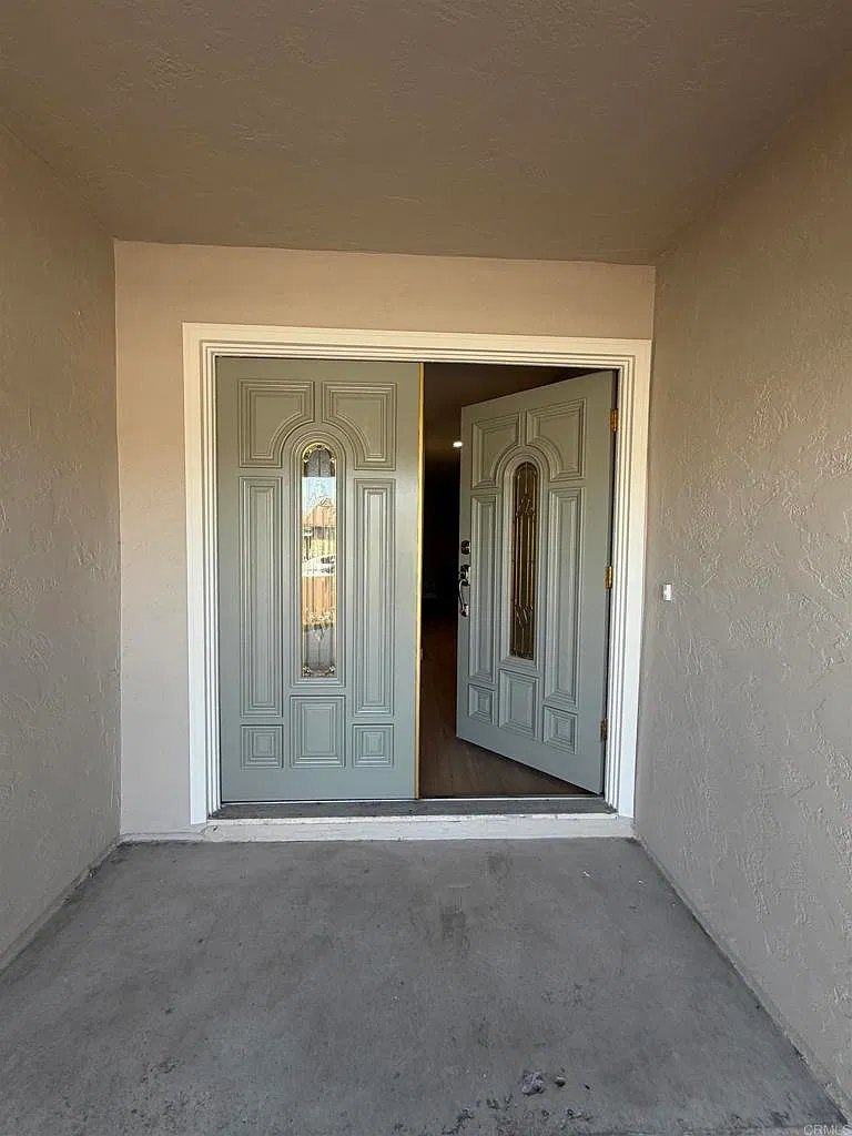 4 bed, 1345 sqft, $4,400 — Photo 3