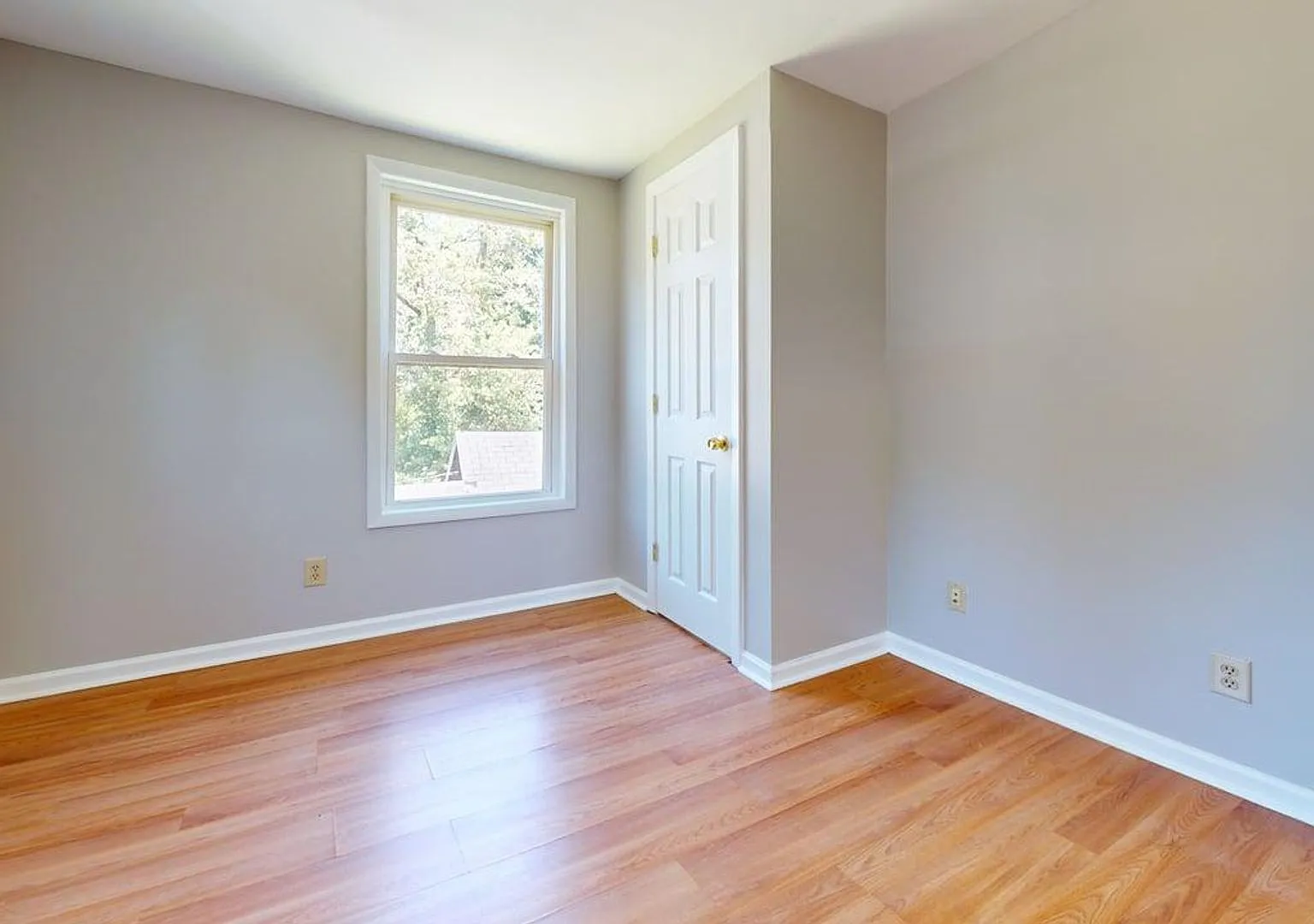 1104 4th St SW, Massillon, OH 44647 — Photo 2